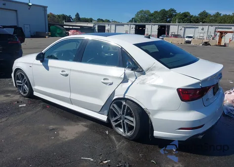 2019 Audi A3 45 Premium z USA, uszkodzony, nr VIN WAUJEGFF6K1018233